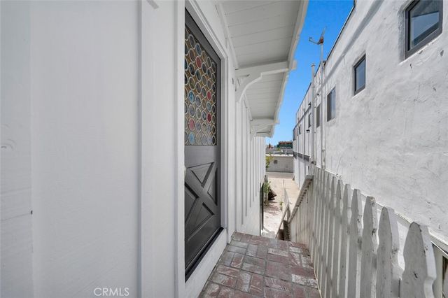 925 Manhattan Avenue, Hermosa Beach, CA 90254