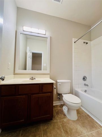 1721 Claremont Garden Circle, Houston, TX 77047