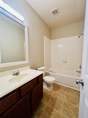 1721 Claremont Garden Circle, Houston, TX 77047
