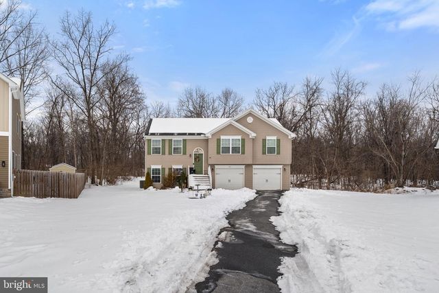 111 HOSTA, Martinsburg, WV 25401