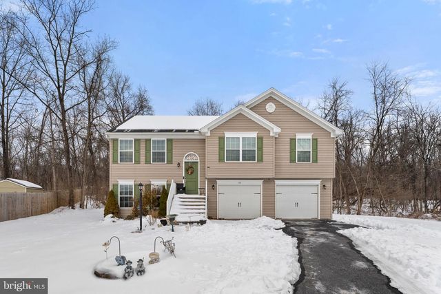 111 HOSTA, Martinsburg, WV 25401