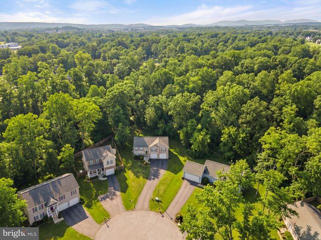 111 HOSTA, Martinsburg, WV 25401