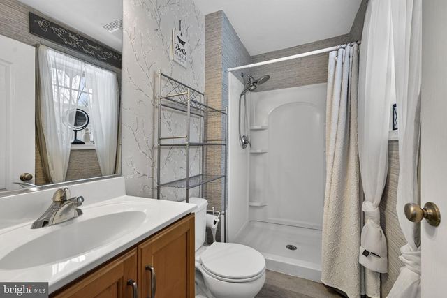 111 HOSTA, Martinsburg, WV 25401