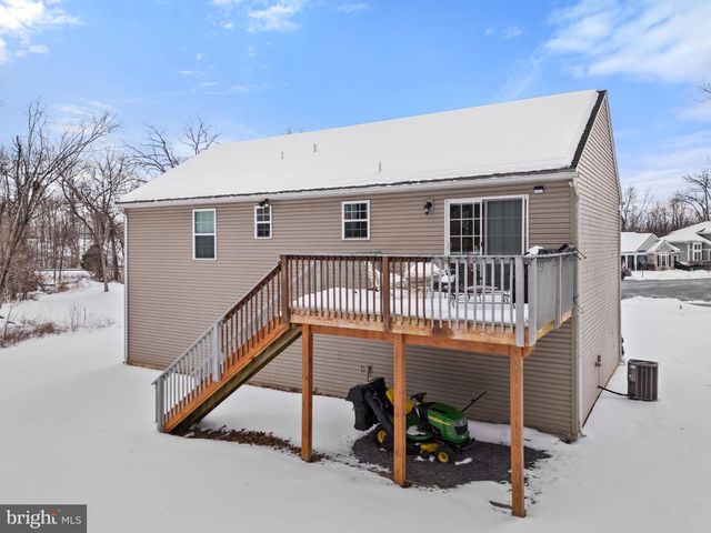 111 HOSTA, Martinsburg, WV 25401