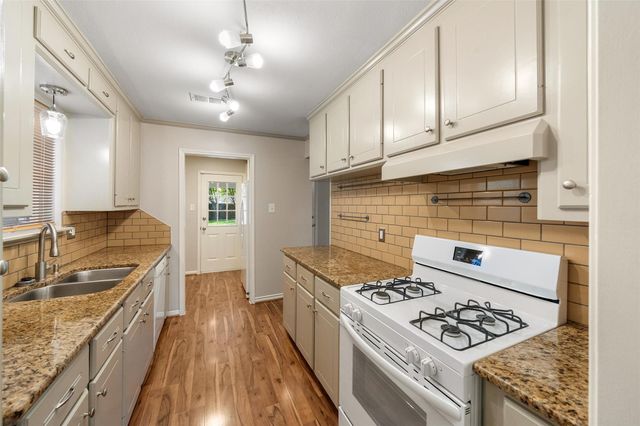 2415 Shadbury Court, Houston, TX 77339