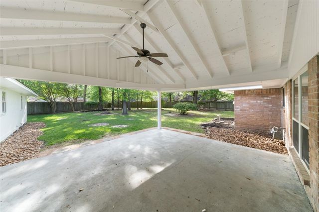 2415 Shadbury Court, Houston, TX 77339