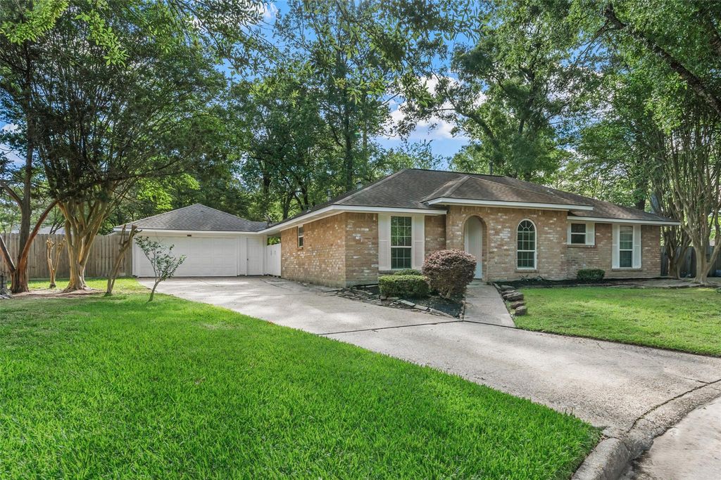 2415 Shadbury Court, Houston, TX 77339