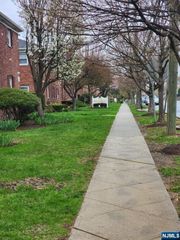 715 Broad Avenue 1A, Ridgefield, NJ 07657