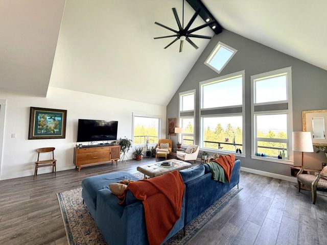 700 Whittier Road, Derby, VT 05830