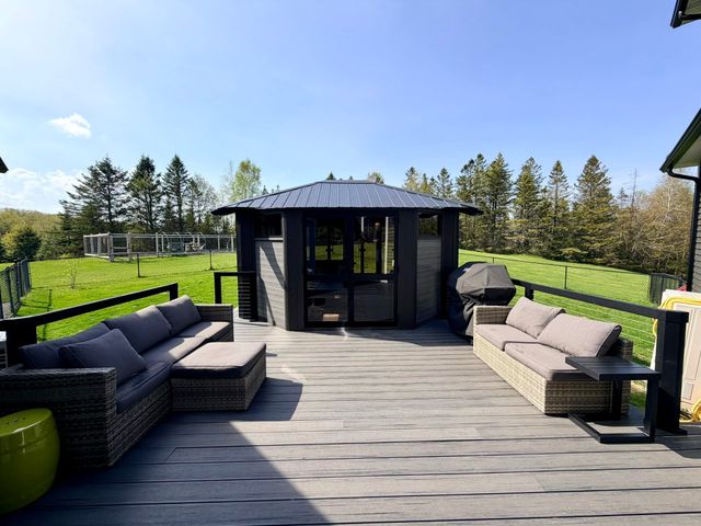 700 Whittier Road, Derby, VT 05830