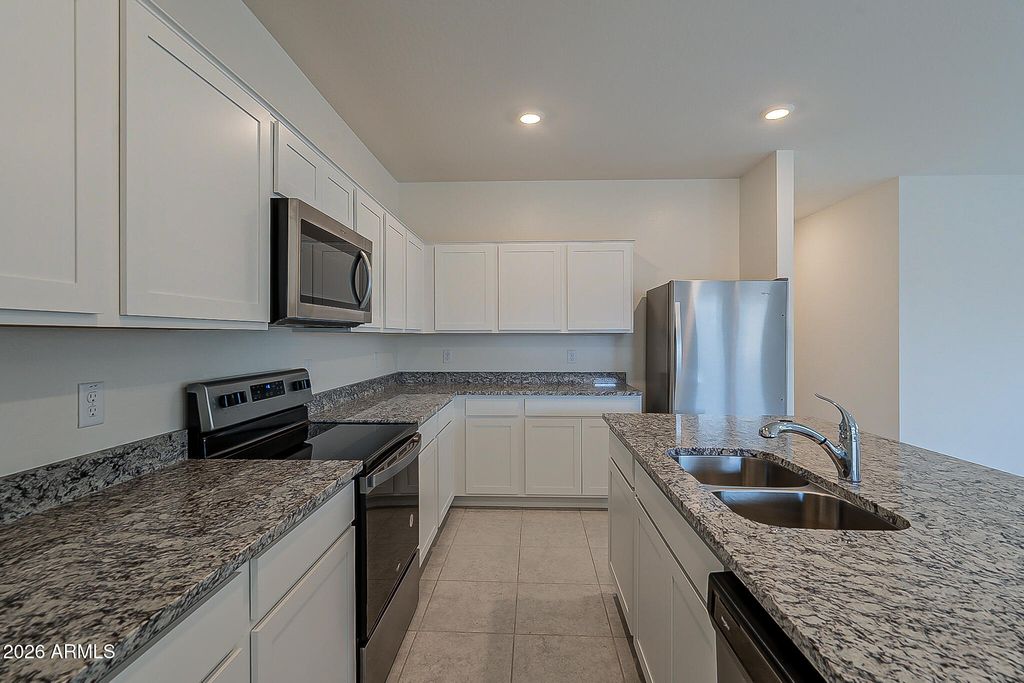 6450 W MAGDALENA Lane, Laveen, AZ 85339