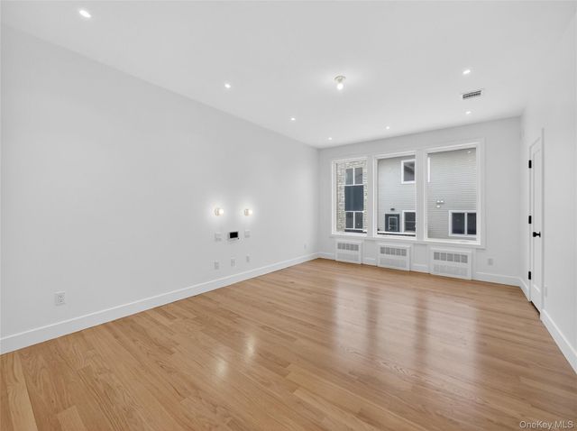 13 Elener Lane 202, Spring Valley, NY 10977