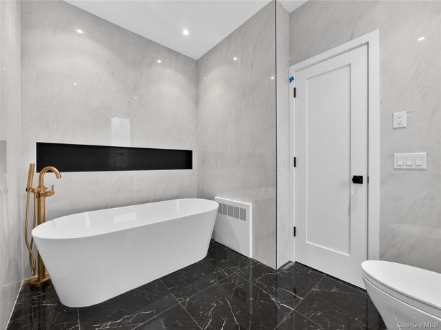 13 Elener Lane 202, Spring Valley, NY 10977