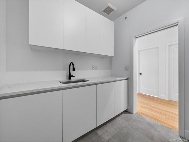 13 Elener Lane 202, Spring Valley, NY 10977