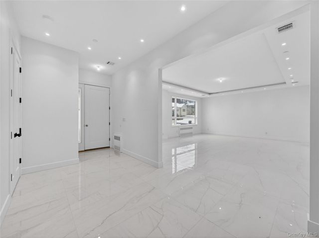 13 Elener Lane 202, Spring Valley, NY 10977