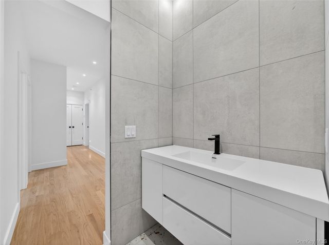 13 Elener Lane 202, Spring Valley, NY 10977