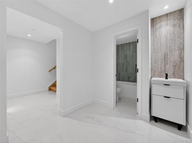 13 Elener Lane 202, Spring Valley, NY 10977