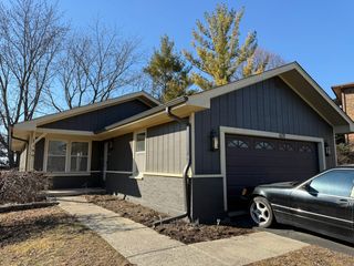 401 S Whispering Hills Drive, Naperville, IL 60540