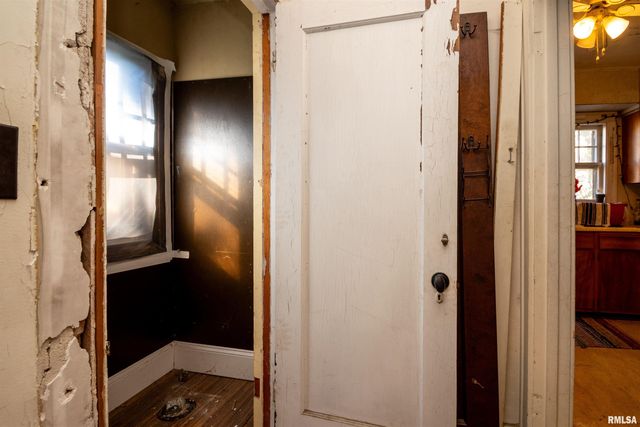 1213 W ARMSTRONG Avenue, Peoria, IL 61606