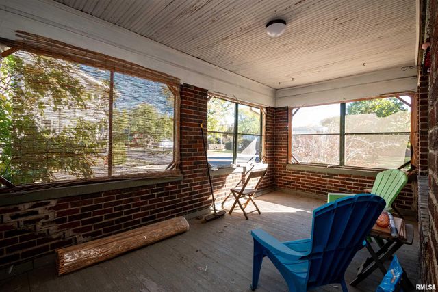 1213 W ARMSTRONG Avenue, Peoria, IL 61606