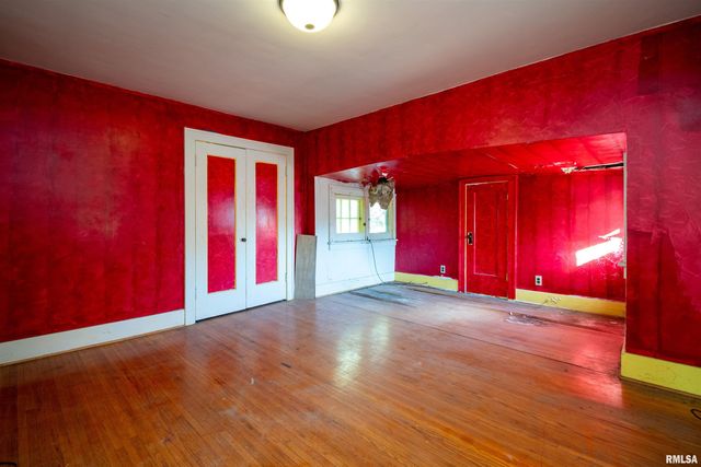 1213 W ARMSTRONG Avenue, Peoria, IL 61606