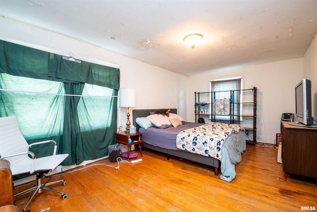 1213 W ARMSTRONG Avenue, Peoria, IL 61606