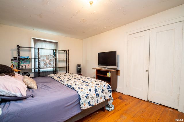 1213 W ARMSTRONG Avenue, Peoria, IL 61606