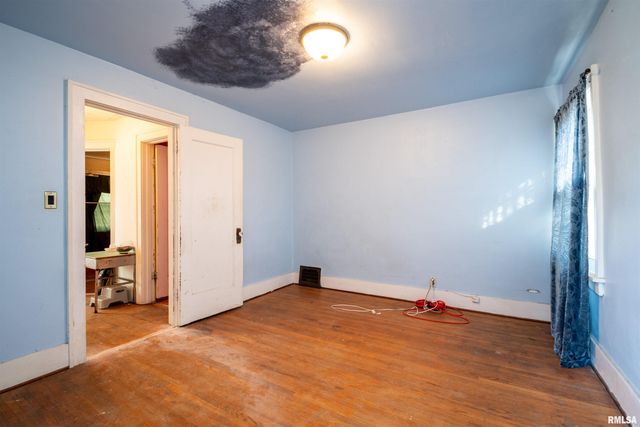 1213 W ARMSTRONG Avenue, Peoria, IL 61606