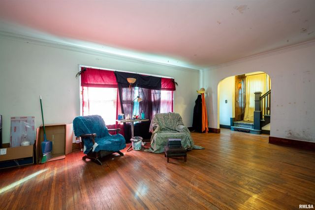 1213 W ARMSTRONG Avenue, Peoria, IL 61606