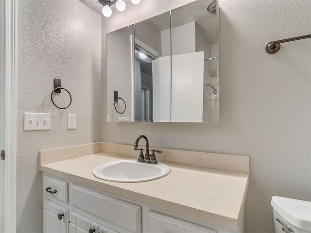 1208 SE 8th Street, Oklahoma City, OK 73160