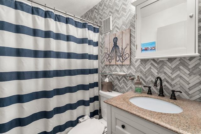 12 Cox Ct 4, Beverly, MA 01915