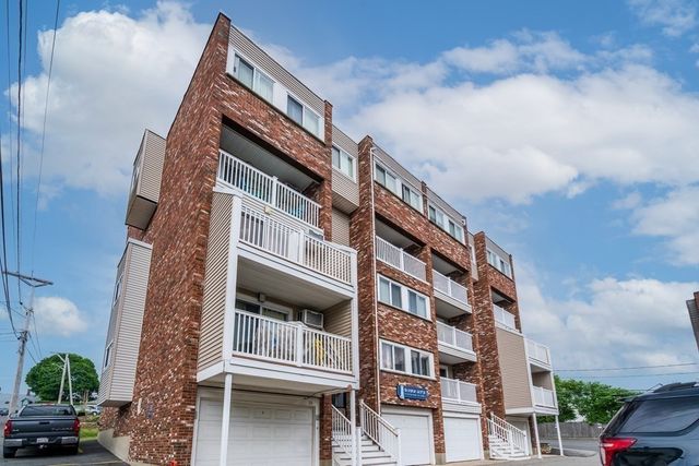 12 Cox Ct 4, Beverly, MA 01915