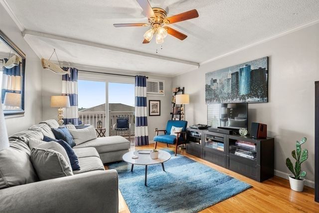 12 Cox Ct 4, Beverly, MA 01915