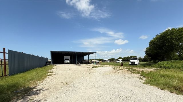 5904 Falcon Court N, Joshua, TX 76058