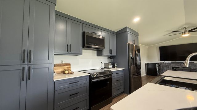 5904 Falcon Court N, Joshua, TX 76058