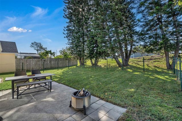 3875 CREEK BED CIRCLE, St Cloud, FL 34769