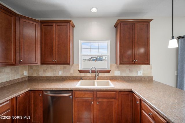 6351 Glen Stream, Waterville, OH 43566