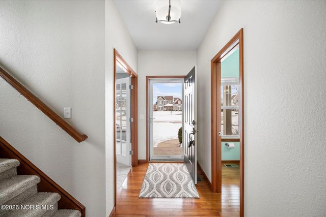 6351 Glen Stream, Waterville, OH 43566