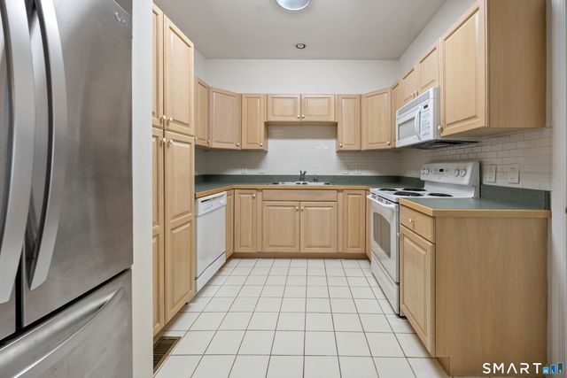 124 Southwick Court 124, Cheshire, CT 06410