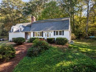 14 Woodland Road, Windham, NH 03087