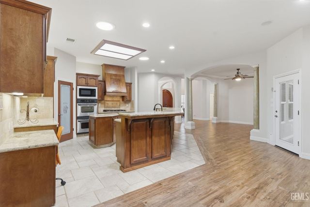 11721 New Hampshire Avenue, Bakersfield, CA 93312