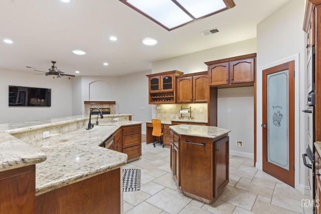 11721 New Hampshire Avenue, Bakersfield, CA 93312