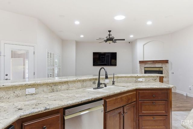 11721 New Hampshire Avenue, Bakersfield, CA 93312