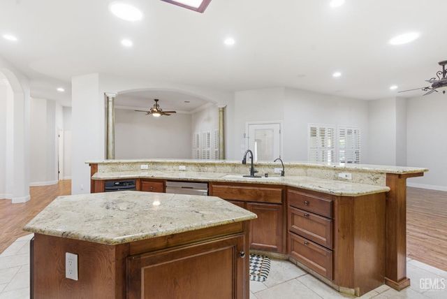 11721 New Hampshire Avenue, Bakersfield, CA 93312
