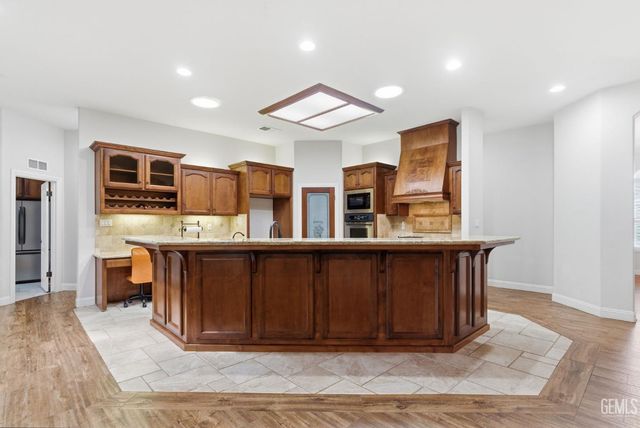 11721 New Hampshire Avenue, Bakersfield, CA 93312