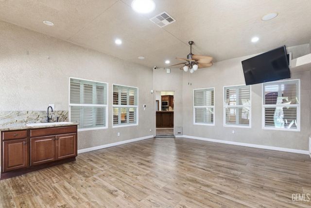 11721 New Hampshire Avenue, Bakersfield, CA 93312