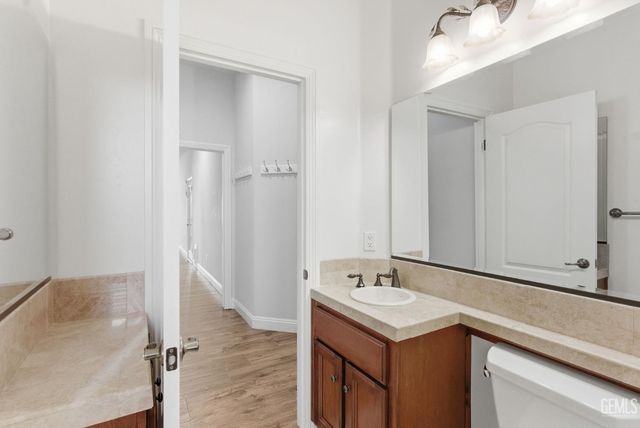 11721 New Hampshire Avenue, Bakersfield, CA 93312