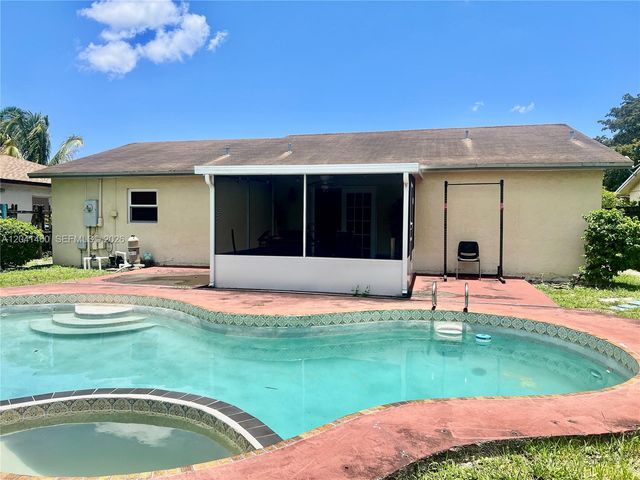 326 SW 79th Way, North Lauderdale, FL 33068