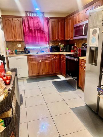 326 SW 79th Way, North Lauderdale, FL 33068