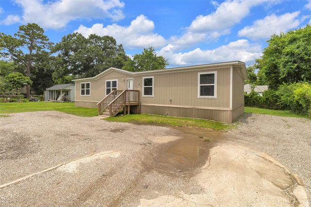 5313 2nd St, Crosby, TX 77532